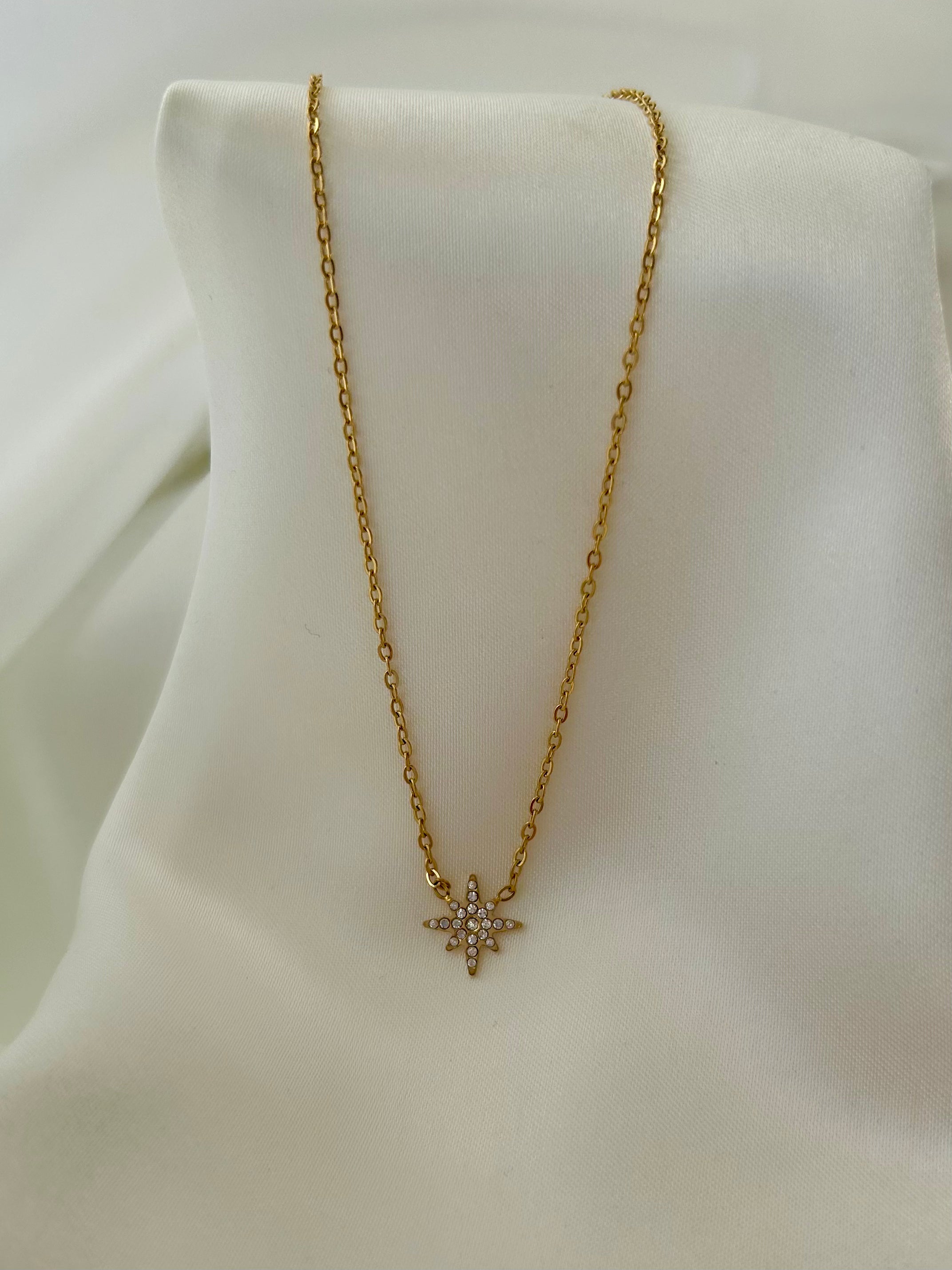 Collier Romane