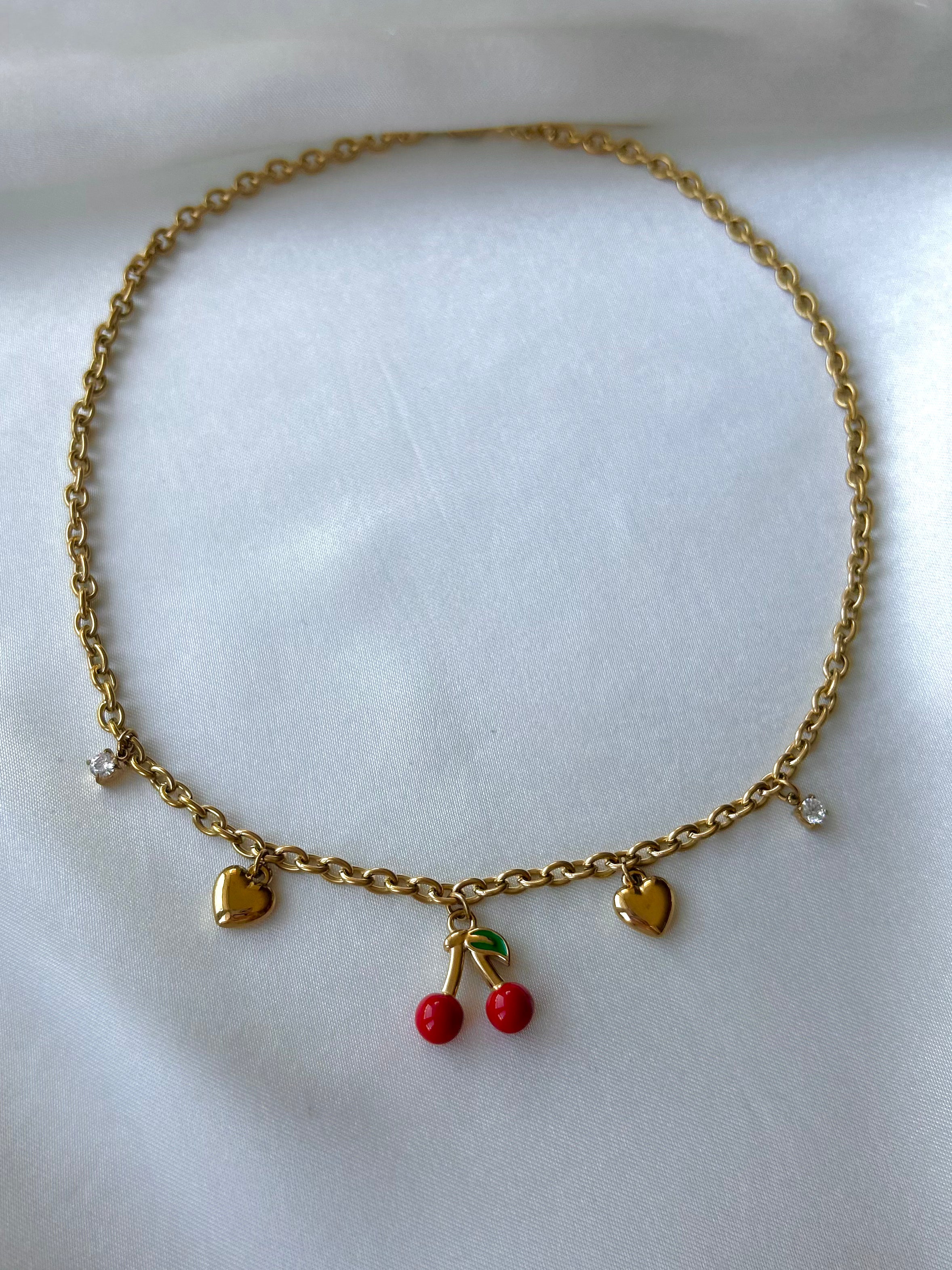 Collier Cherry